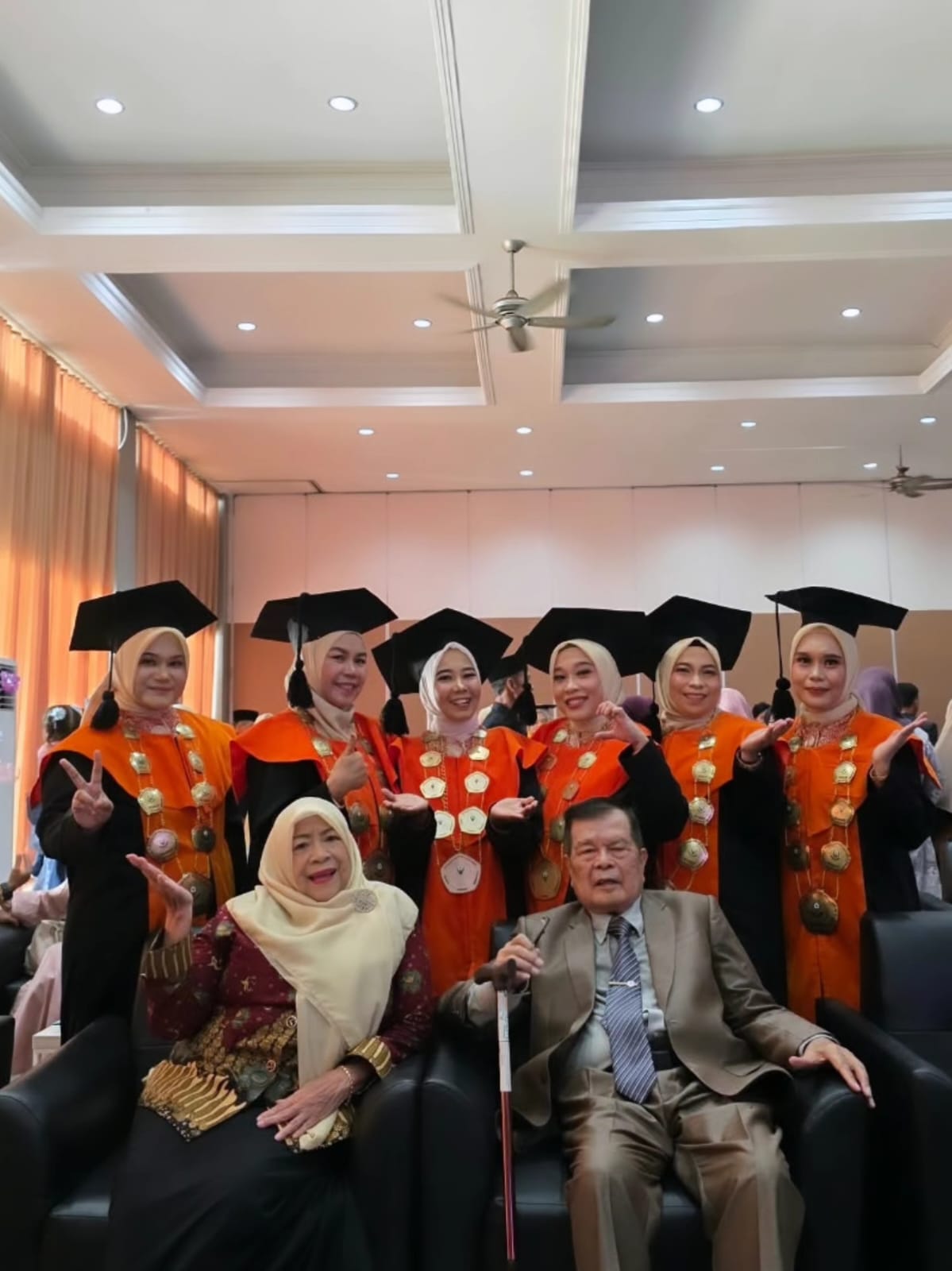 Dosen STIKES Bhakti Husada Bengkulu dalam kegiatan wisuda