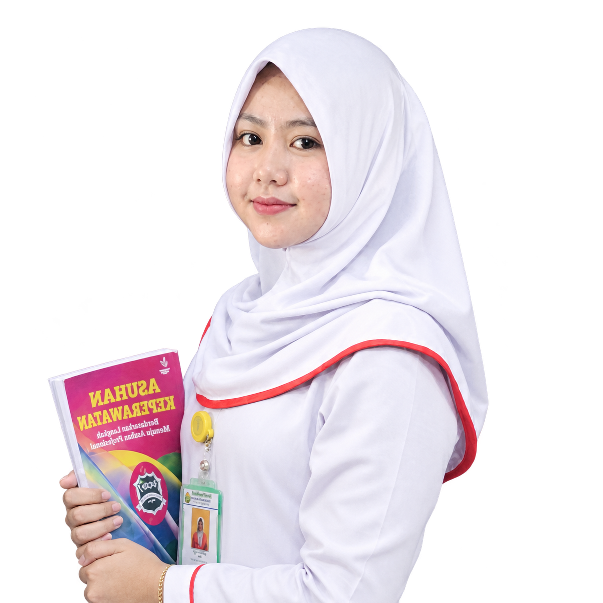 Wanita berseragam keperawatan memegang buku asuhan keperawatan
